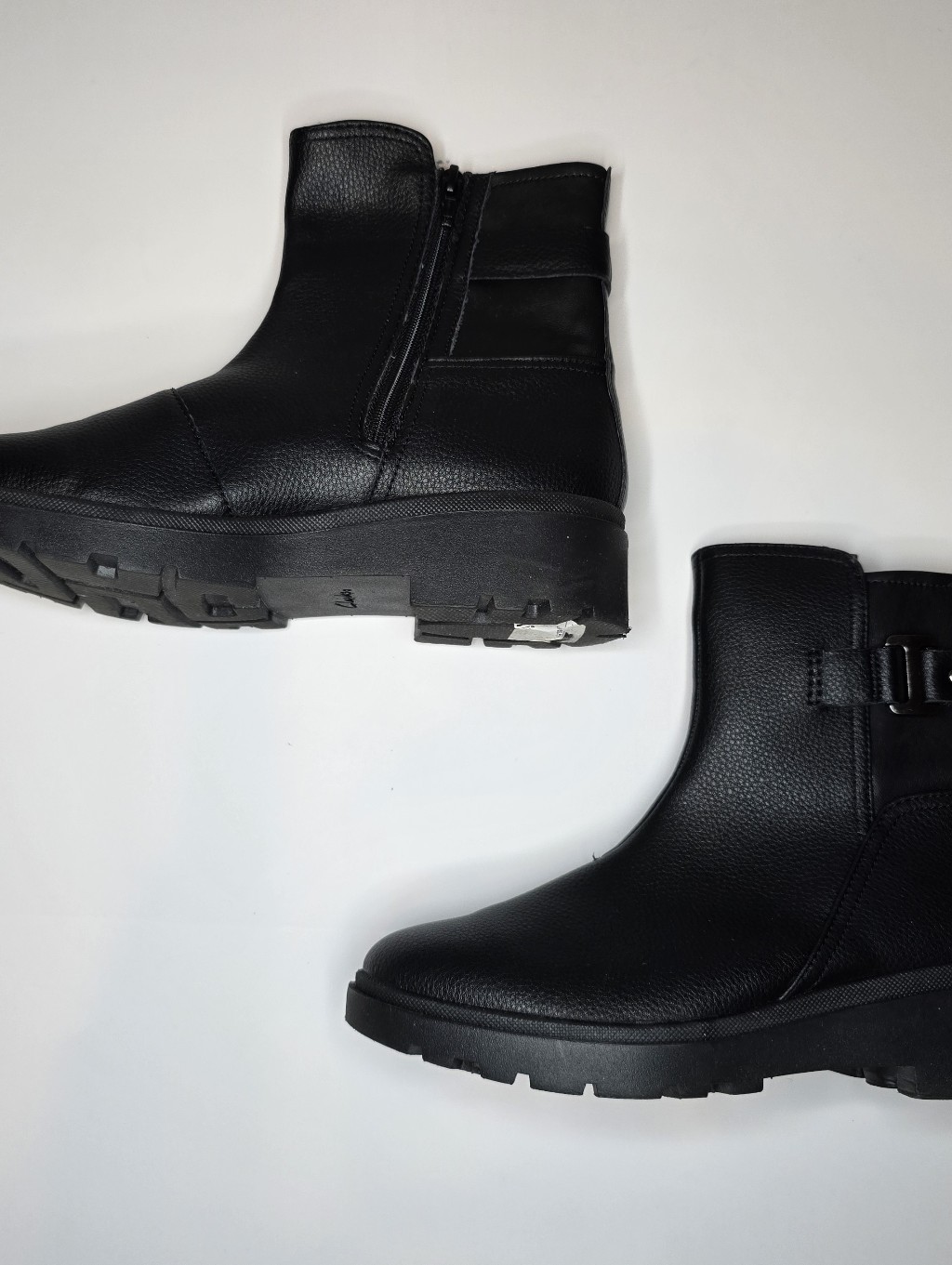 Clarks Collection Ultimate Comfort Black Ankle Boots Womens 7.5 — image 2 of 8